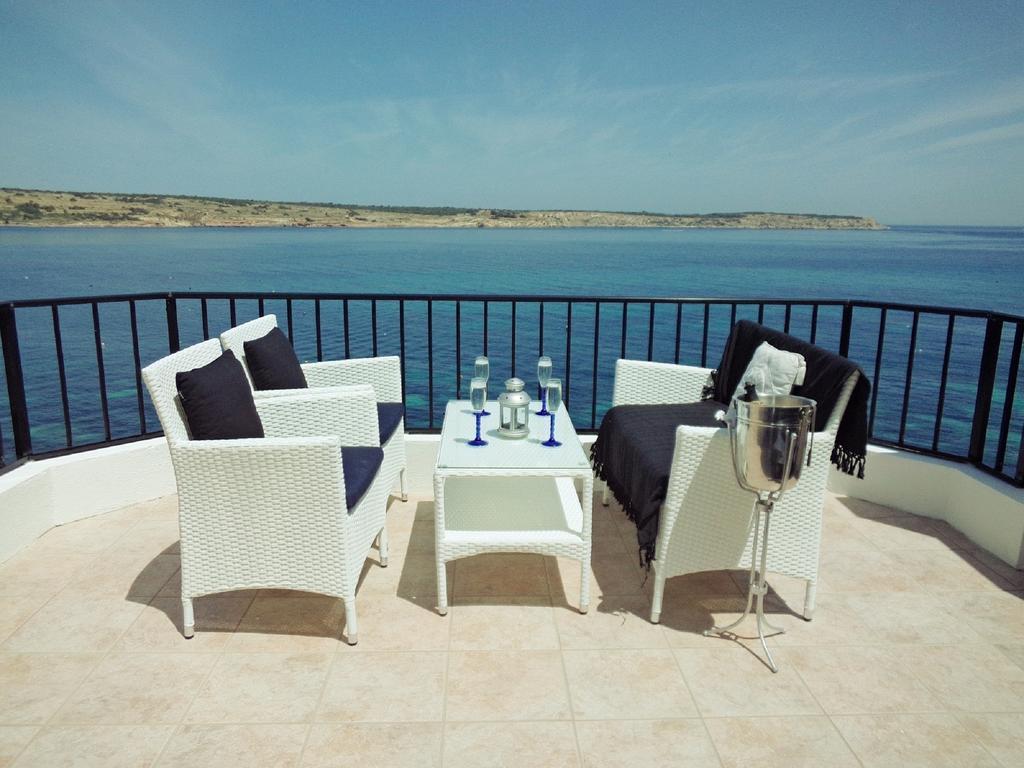 Maltaholiday Seafront Penthouse Apartamento Mellieħa Exterior foto