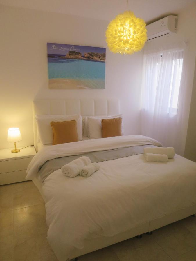 Maltaholiday Seafront Penthouse Apartamento Mellieħa Exterior foto